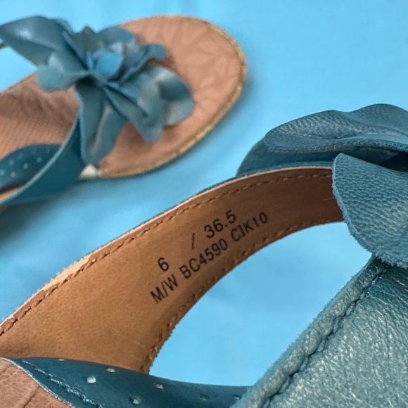 b.o.c. Women's Teal Floral Wedges - Picture 10 of 10